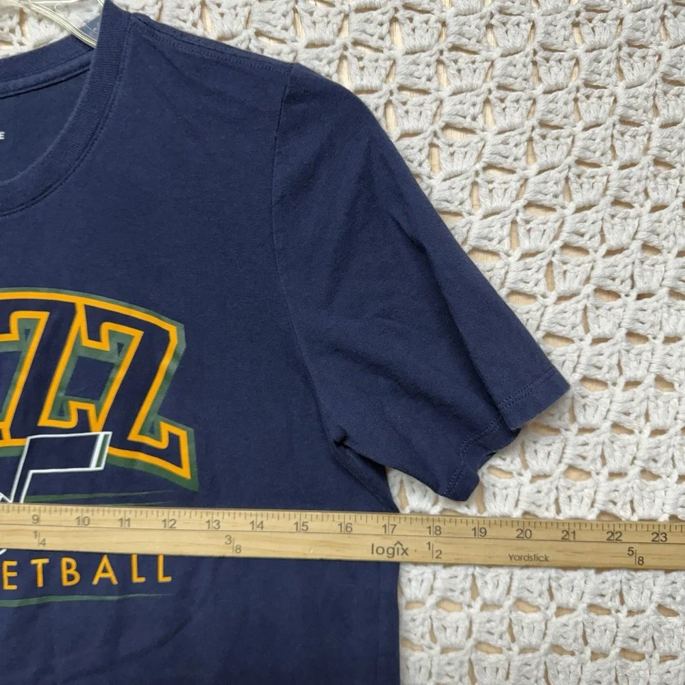 Nike Utah Jazz Basketball T-Shirt Boys  Sz L Navy Blue Dri-Fit NBA Crew Neck